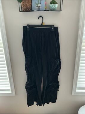 Forever 21 Black Elastic Waist Pull-On Pants
